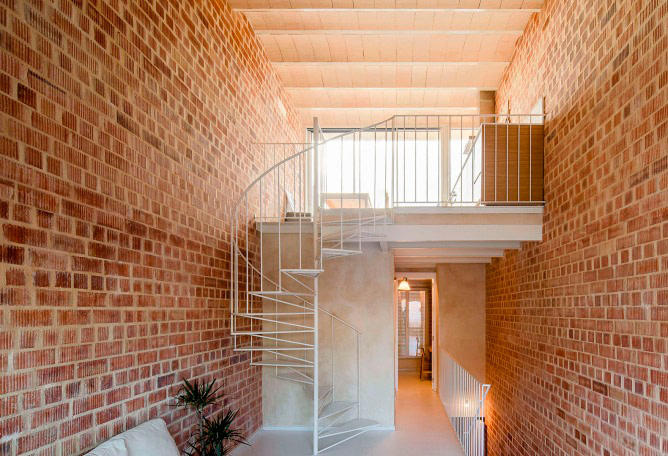 construcción interior ladrillo cerámico